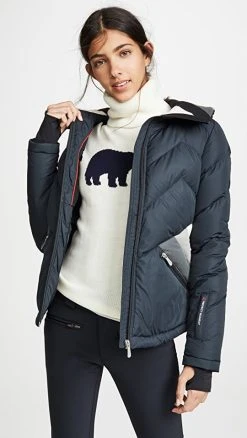 Perfect Moment Apres Duvet Jacket Black